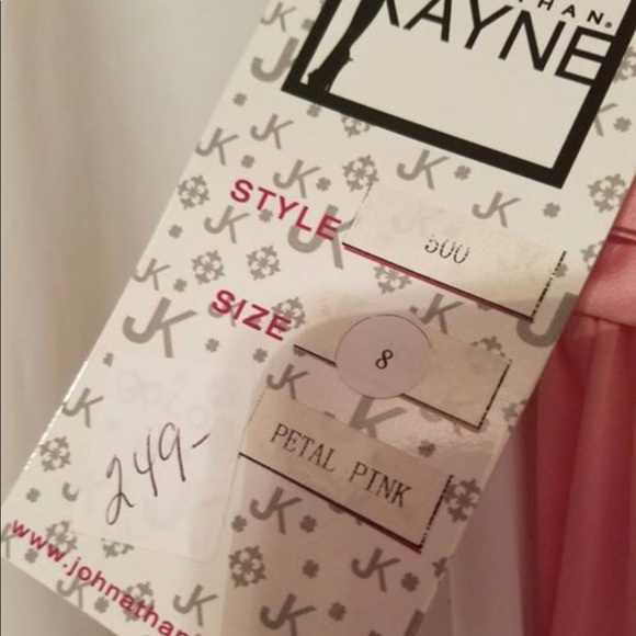 Dress - Picture 3 of 3